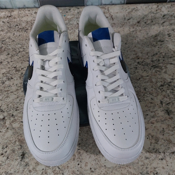 Custom Nike Air Forces 1 - Picture 6 of 6